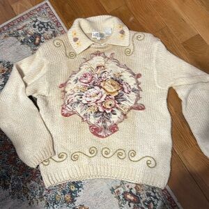 Vintage floral design sweater with collar